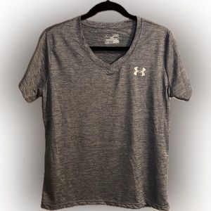 Under Armor women’s loose fit heat gear top - XL - no tags